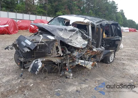 2005 Chevrolet Tahoe Ls из США, поврежденный, VIN 1GNEK13T85J163208